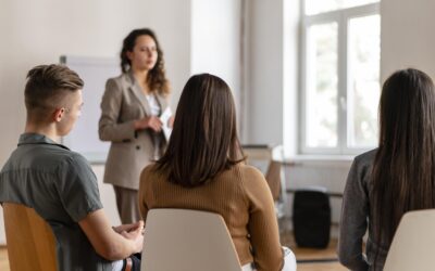 FORMACIÓN CERTIFICADA PARA EMPRESAS: EL FACTOR INVISIBLE QUE DEFINE QUIÉN CRECE Y QUIÉN SE ESTANCA